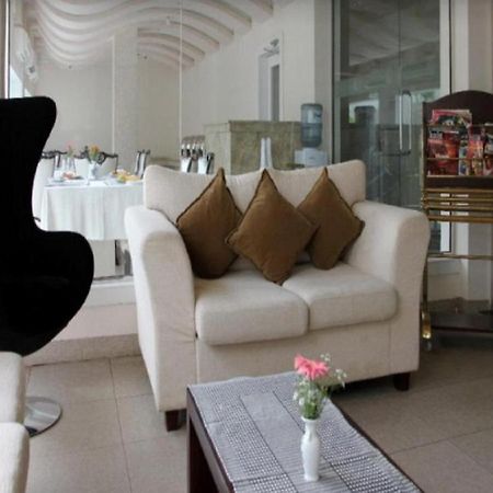Royal Castle Hotel Negombo Kültér fotó