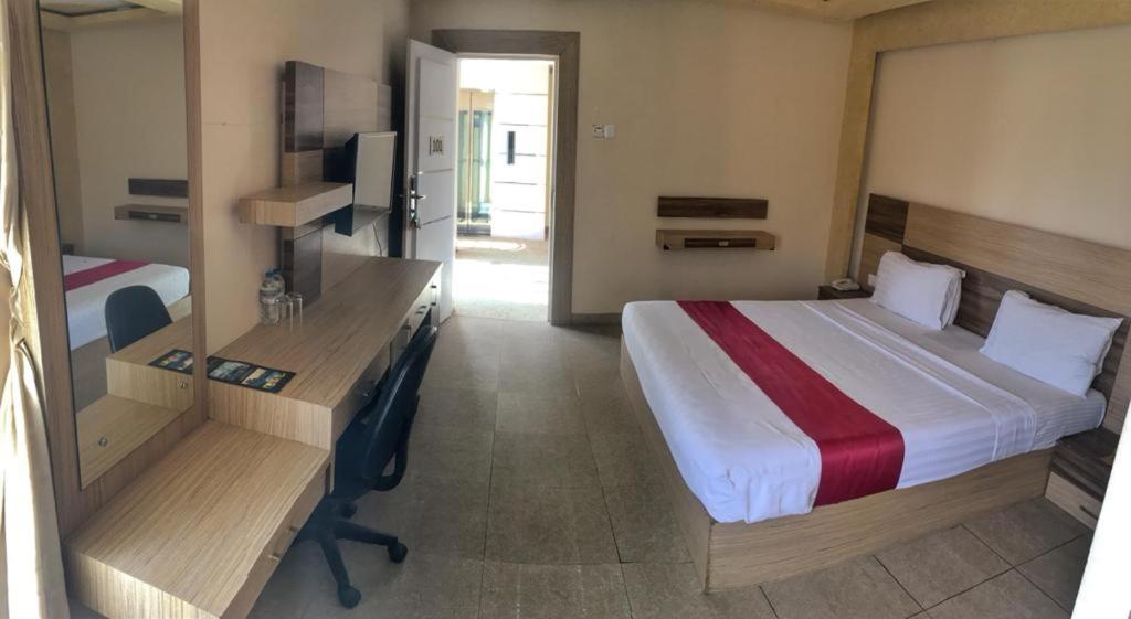 Royal Castle Hotel Negombo Kültér fotó