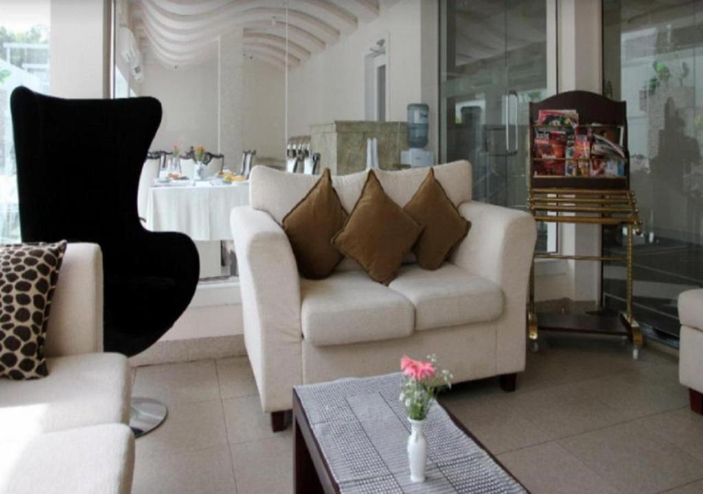 Royal Castle Hotel Negombo Kültér fotó